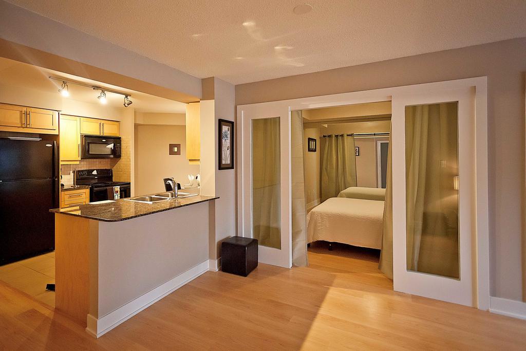 Red Maple Suites - Blue Jays Way Toronto Exterior foto