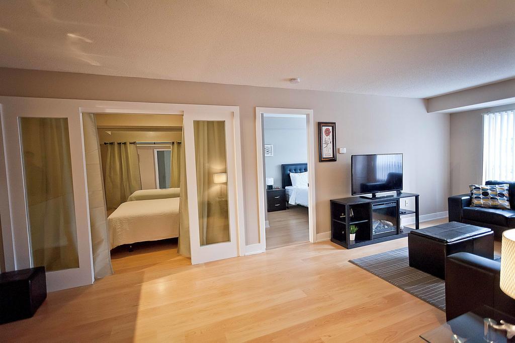 Red Maple Suites - Blue Jays Way Toronto Exterior foto