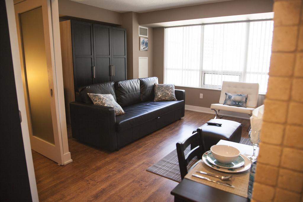 Red Maple Suites - Blue Jays Way Toronto Exterior foto